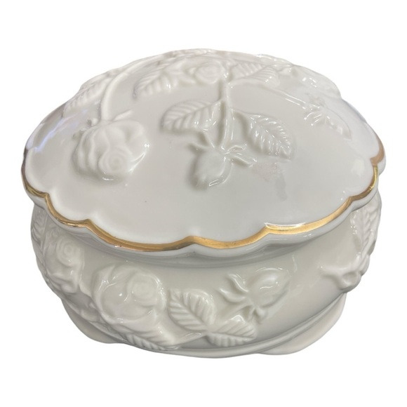 Bisque Porcelain Raised Rose Pattern Gold Trimmed Storage Box Footed - Picture 9 of 12